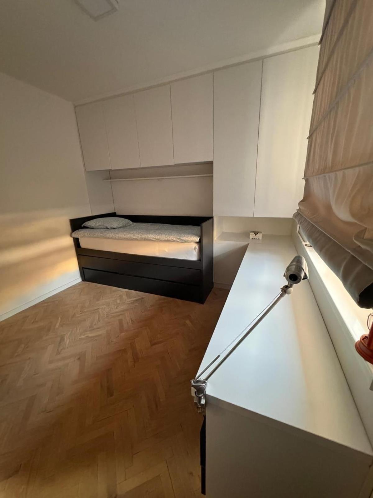 77 Apartment *